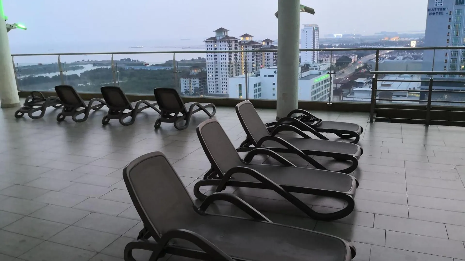 Apartment Straits Residence - Relax Retreat In Malacca Heart